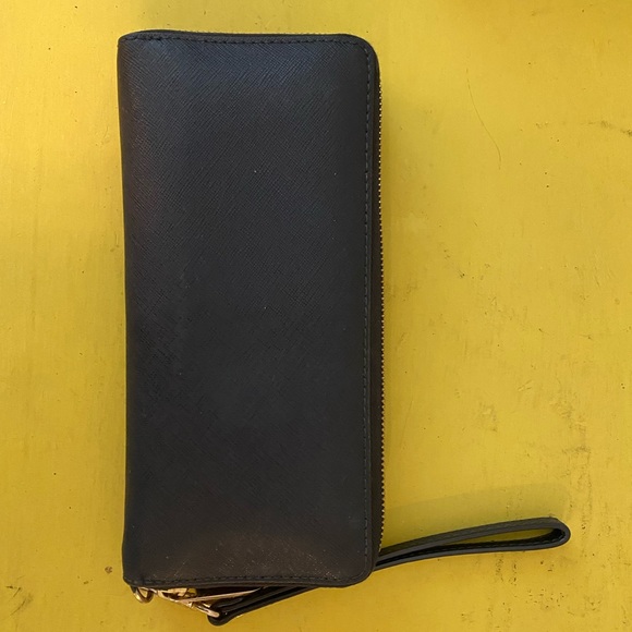 Michael Kors navy zip wallet - Picture 3 of 6